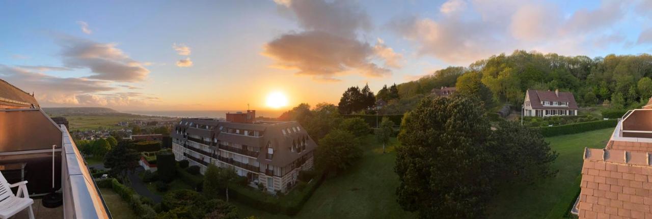 A 10 Minutes A Pieds De La Plage, Residence La Corniche Du Mont Canisy - Traveller Award 2023 Blonville-sur-Mer Exteriör bild